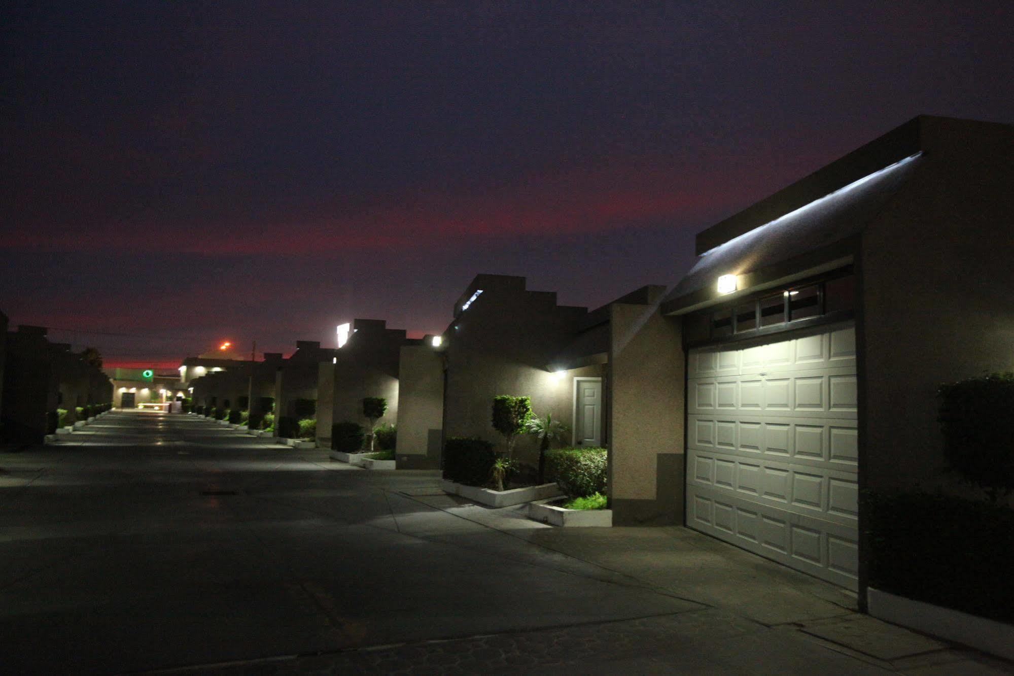Motel Mediterraneo Mexicali Bagian luar foto